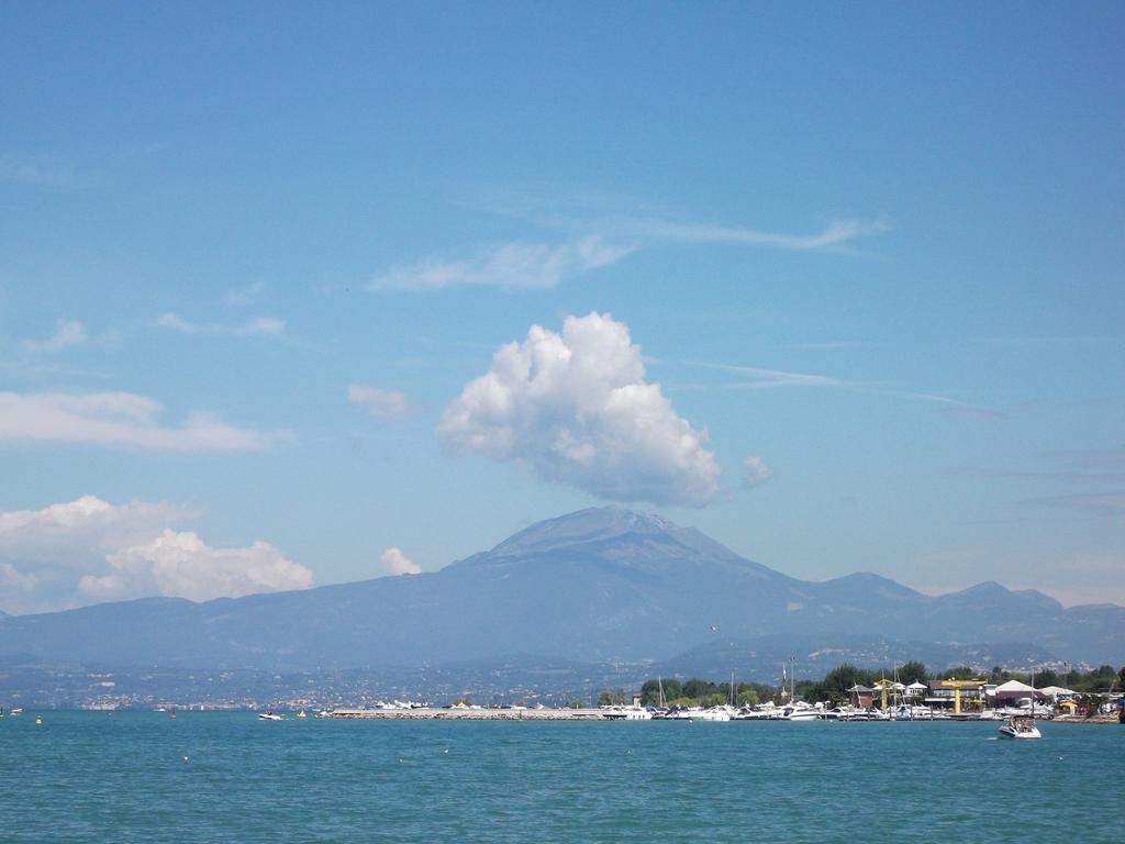 Lake Garda Lovers 佩斯基耶拉德加达 外观 照片